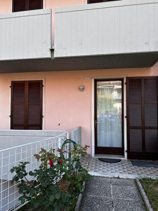 Near Town Centre And Lake - Le Colombe Bardolino Exterior foto